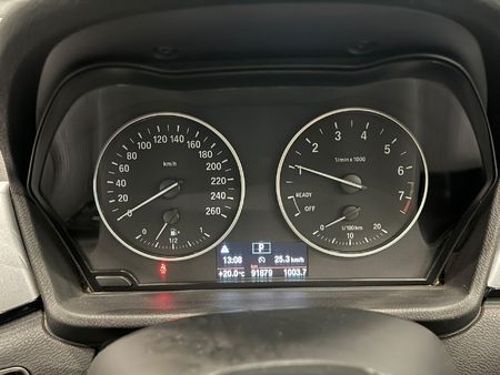 2016-BMW-X1-sDrive20i-Auto_10