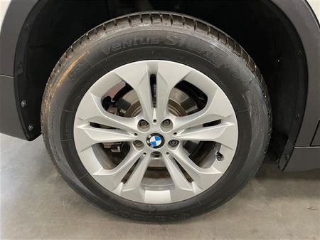 2016-BMW-X1-sDrive20i-Auto_8