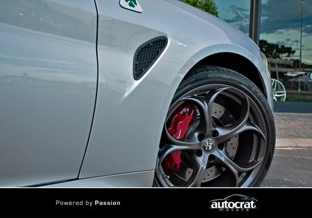 2020-Alfa-Romeo-Giulia-29T-V6-Quadrifoglio-Race-Edition_10