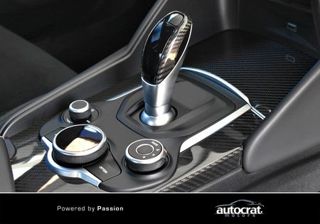 2020-Alfa-Romeo-Giulia-29T-V6-Quadrifoglio-Race-Edition_13