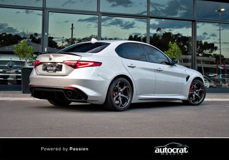 2020-Alfa-Romeo-Giulia-29T-V6-Quadrifoglio-Race-Edition_1