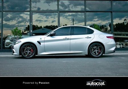 2020-Alfa-Romeo-Giulia-29T-V6-Quadrifoglio-Race-Edition_4