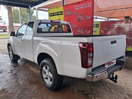 2015-Isuzu-KB-300-D-Teq-LX-4x4-Extended-Cab_2