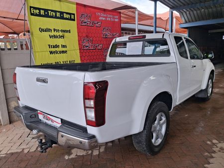 2015-Isuzu-KB-300-D-Teq-LX-4x4-Extended-Cab_4