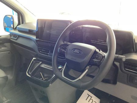 2026-Ford-Tourneo-Custom-20D-Titanium-X-Auto_24