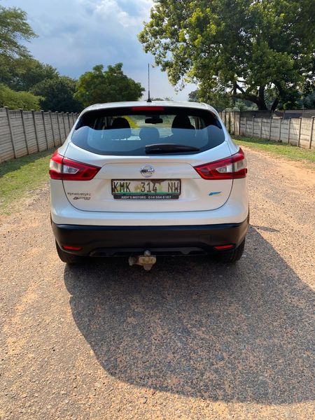 2015-Nissan-Qashqai-15-dCi-Acenta_2