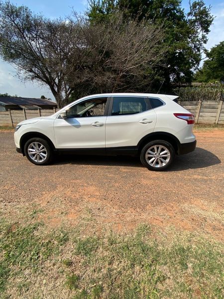 2015-Nissan-Qashqai-15-dCi-Acenta_5