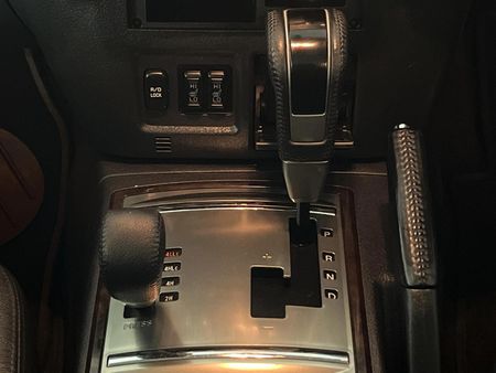 2014-Mitsubishi-Pajero-32-Di-Dc-GLS-SWB-Auto_9
