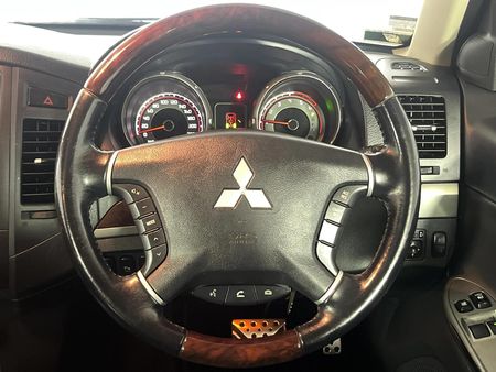 2014-Mitsubishi-Pajero-32-Di-Dc-GLS-SWB-Auto_10