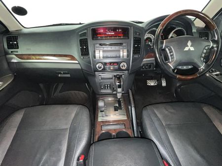 2014-Mitsubishi-Pajero-32-Di-Dc-GLS-SWB-Auto_1