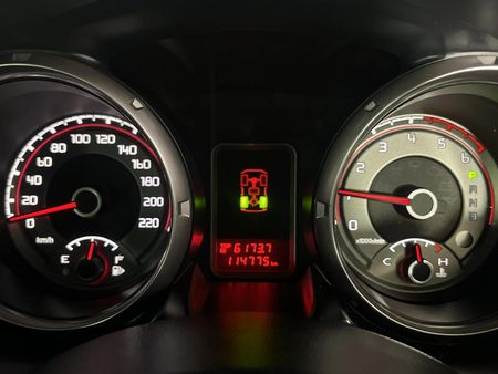 2014-Mitsubishi-Pajero-32-Di-Dc-GLS-SWB-Auto_2