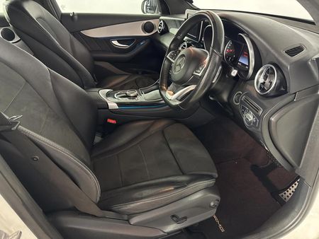 2017-Mercedes-Benz-GLC-250d_9
