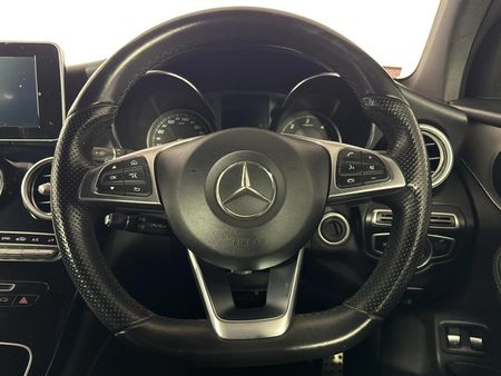 2017-Mercedes-Benz-GLC-250d_11