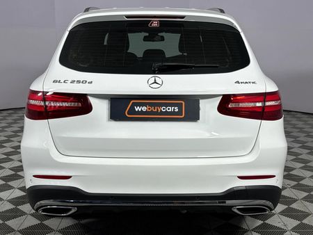 2017-Mercedes-Benz-GLC-250d_17