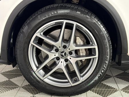 2017-Mercedes-Benz-GLC-250d_4