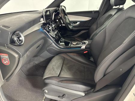 2017-Mercedes-Benz-GLC-250d_8