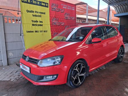 2011-Volkswagen-Polo-14-Comfortline_0