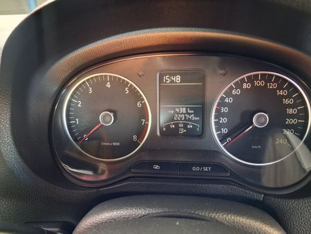 2011-Volkswagen-Polo-14-Comfortline_7