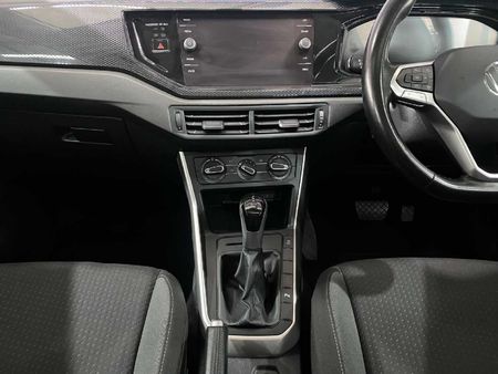 2025-Volkswagen-Polo-10-TSI-Life-Auto-DSG_17