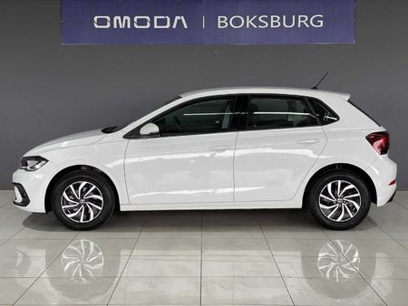 2025-Volkswagen-Polo-10-TSI-Life-Auto-DSG_2