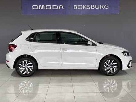 2025-Volkswagen-Polo-10-TSI-Life-Auto-DSG_3