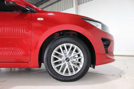 2023-Kia-Rio-12-LS-5-dr_7
