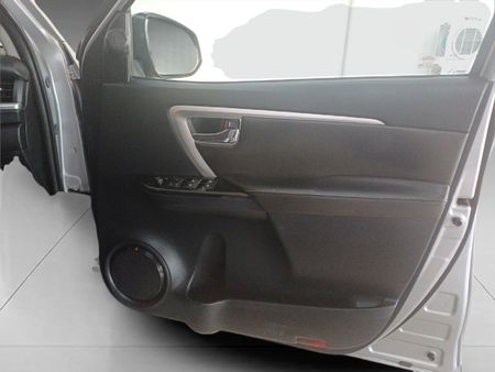 2018-Toyota-Fortuner-24-GD-6-Raised-Body-Auto_14