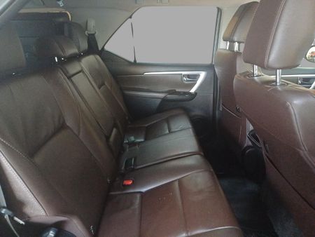 2018-Toyota-Fortuner-24-GD-6-Raised-Body-Auto_16