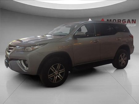 2018-Toyota-Fortuner-24-GD-6-Raised-Body-Auto_2