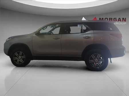 2018-Toyota-Fortuner-24-GD-6-Raised-Body-Auto_3