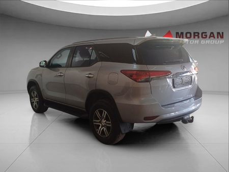 2018-Toyota-Fortuner-24-GD-6-Raised-Body-Auto_4