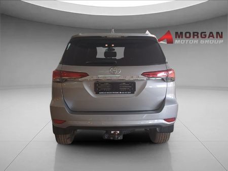 2018-Toyota-Fortuner-24-GD-6-Raised-Body-Auto_5