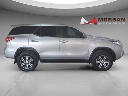 2018-Toyota-Fortuner-24-GD-6-Raised-Body-Auto_7