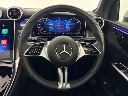 2025-Mercedes-Benz-GLC-220D-4Matic_13