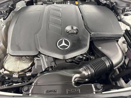 2025-Mercedes-Benz-GLC-220D-4Matic_15