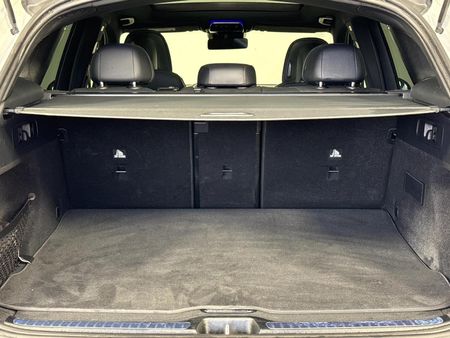 2025-Mercedes-Benz-GLC-220D-4Matic_16