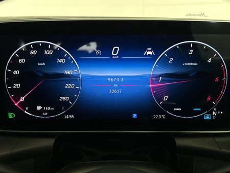 2025-Mercedes-Benz-GLC-220D-4Matic_2