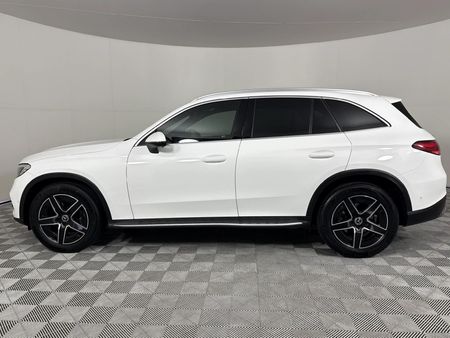 2025-Mercedes-Benz-GLC-220D-4Matic_5