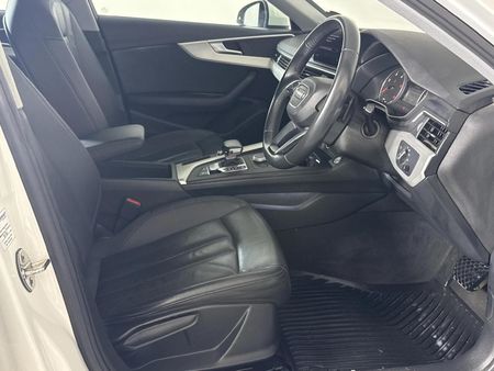 2019-Audi-A4-20-TDI-Auto-40-TDI_9
