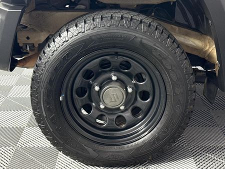 2019-Suzuki-Jimny-15-GA_5
