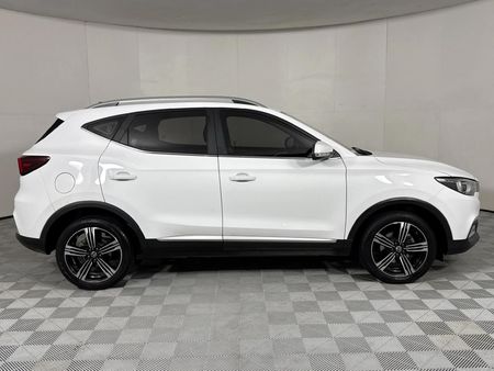 2025-MG-ZS-15-Delux-Auto_13