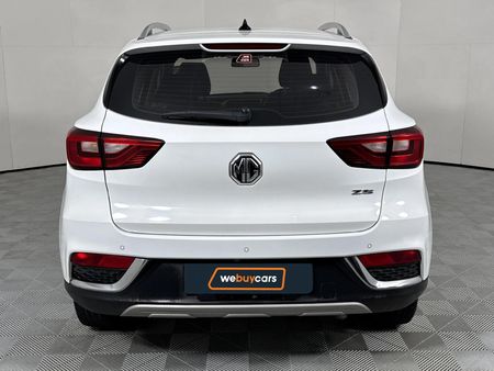 2025-MG-ZS-15-Delux-Auto_14