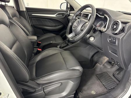 2025-MG-ZS-15-Delux-Auto_5