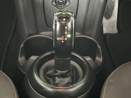 2019-MINI-Hatch-One-15T-5-dr-Auto_10