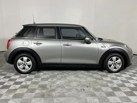 2019-MINI-Hatch-One-15T-5-dr-Auto_16