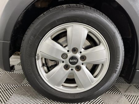2019-MINI-Hatch-One-15T-5-dr-Auto_4