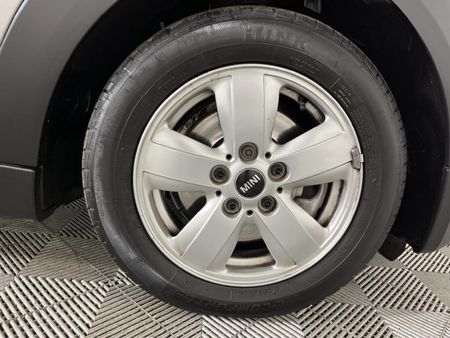 2019-MINI-Hatch-One-15T-5-dr-Auto_5