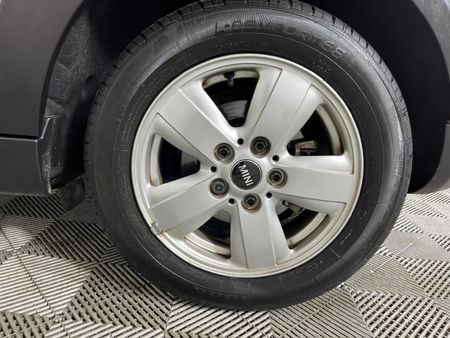 2019-MINI-Hatch-One-15T-5-dr-Auto_6