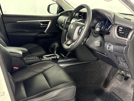 2021-Toyota-Fortuner-24-GD-6-Raised-Body-Auto_9