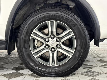 2021-Toyota-Fortuner-24-GD-6-Raised-Body-Auto_5